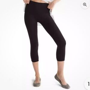 Spanx Ready to Wow Structured Capri Leggings - Medium - Brand New with Tags NWT